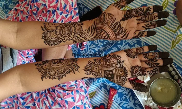Roshni Mehendi Artist